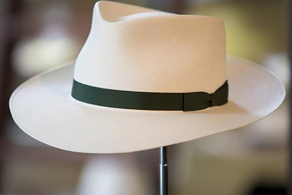 Дорогие шляпы. Дорогая шляпа. Самые дорогие шляпы. Самая дорогая шляпа мужская. Самая дорогая шляпа в мире.